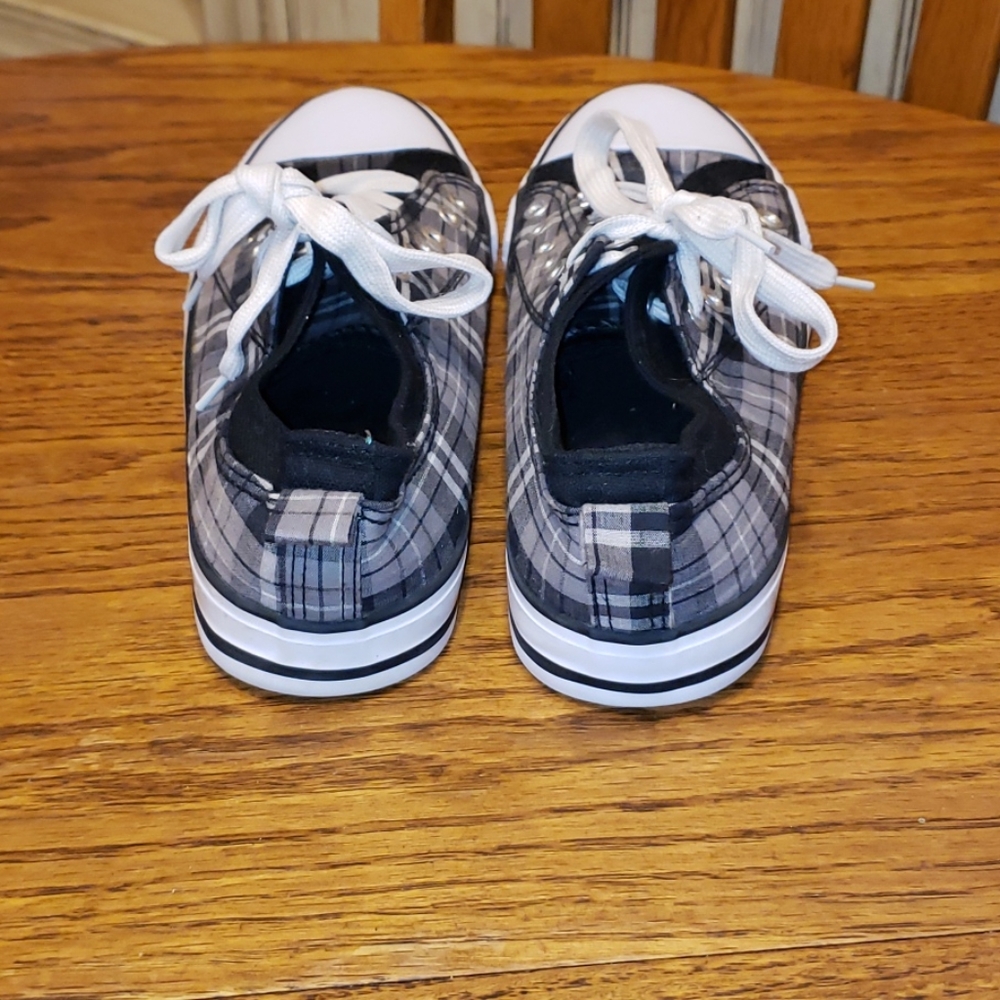 Twisted sneakers size 10 - Picture 3 of 8